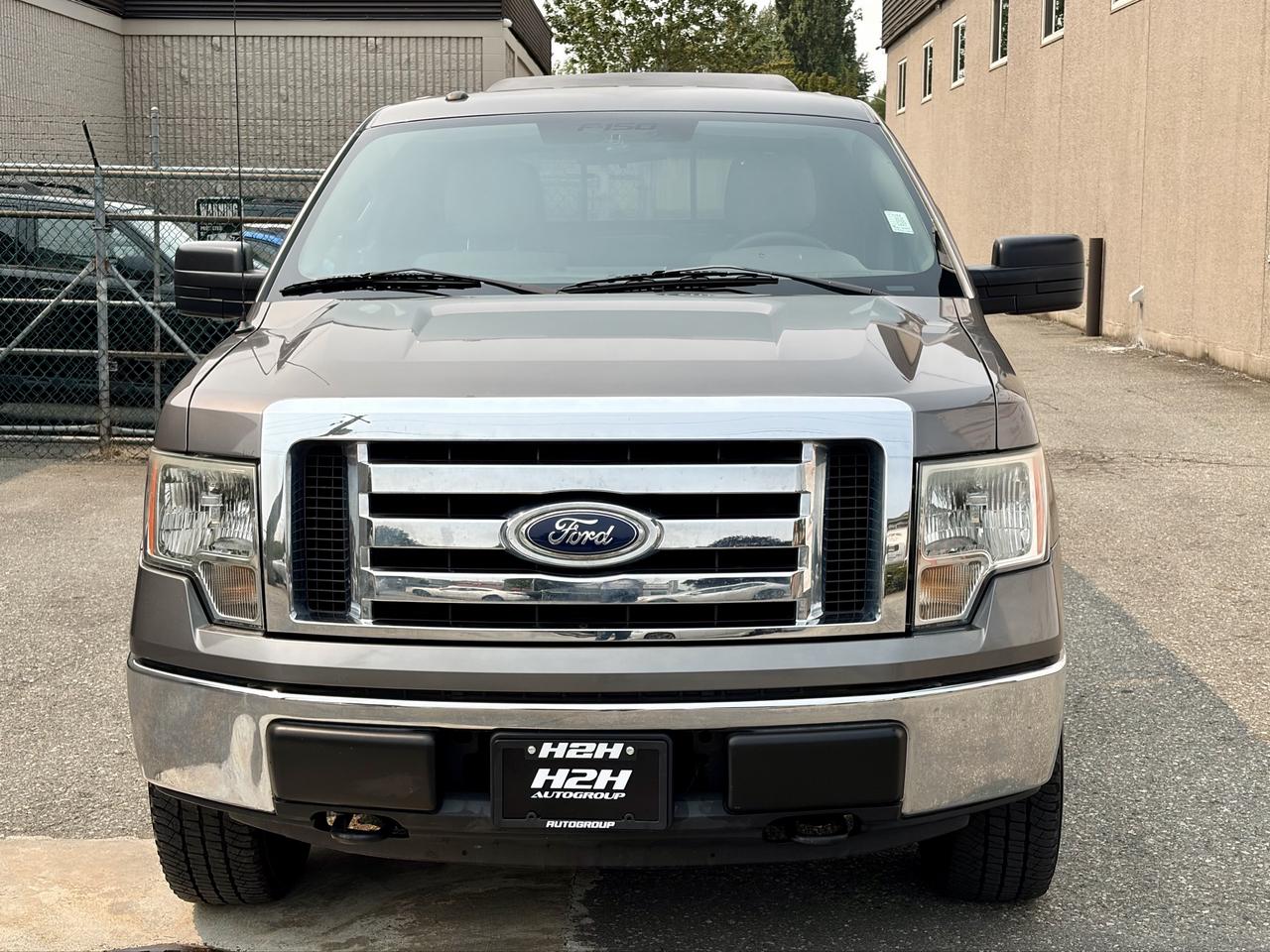 2010 Ford F-150 4WD SUPERCREW 145" XLT Photo2