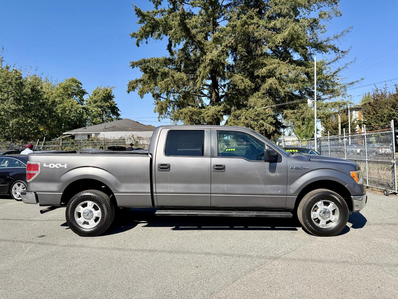 2010 Ford F-150 4WD SUPERCREW 145" XLT Photo4