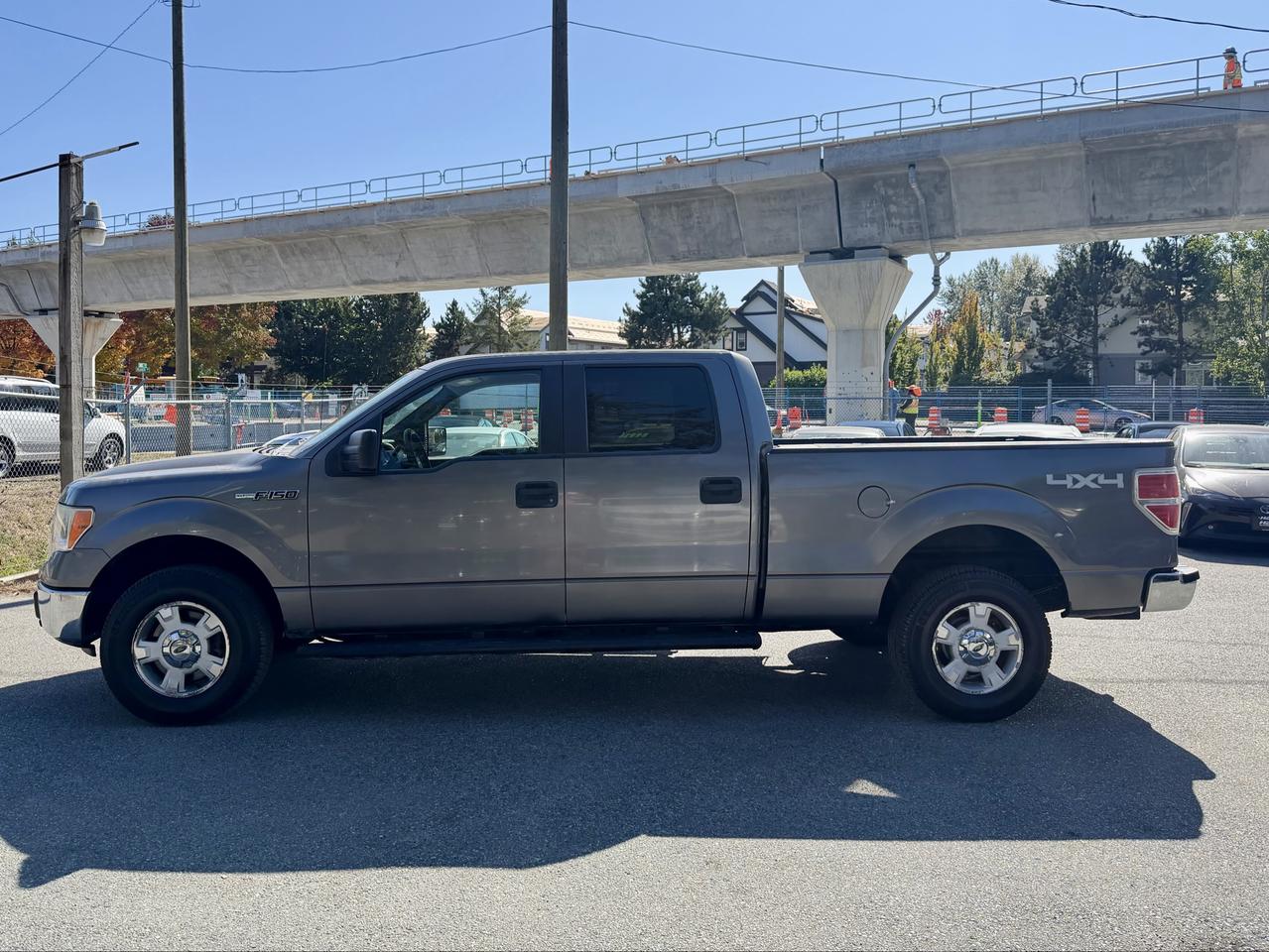2010 Ford F-150 4WD SUPERCREW 145" XLT Photo8