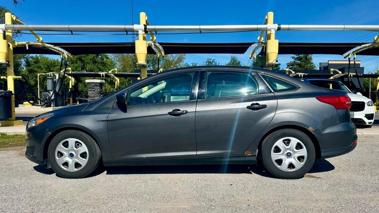2015 Ford Focus * S * NO ACCIDENTS * S Photo1