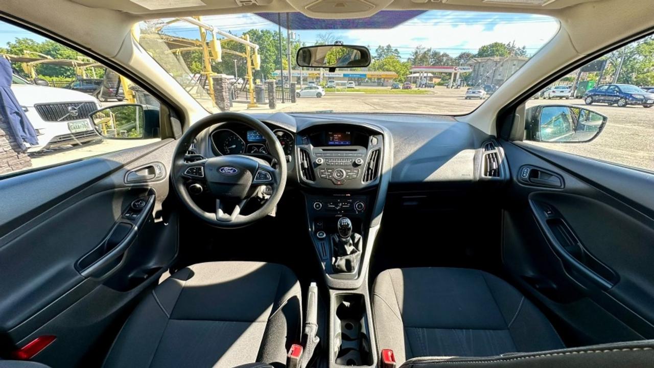 2015 Ford Focus * S * NO ACCIDENTS * S Photo