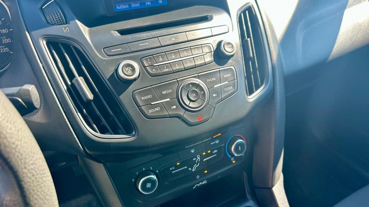 2015 Ford Focus * S * NO ACCIDENTS * S Photo