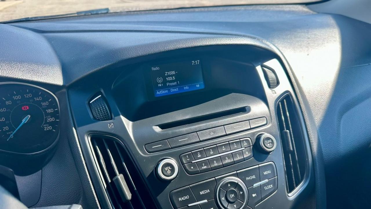 2015 Ford Focus * S * NO ACCIDENTS * S Photo
