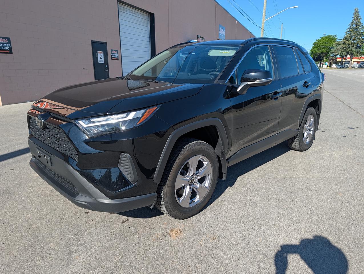 Used 2023 Toyota RAV4 AWD XLE for sale in Niagara Falls, ON