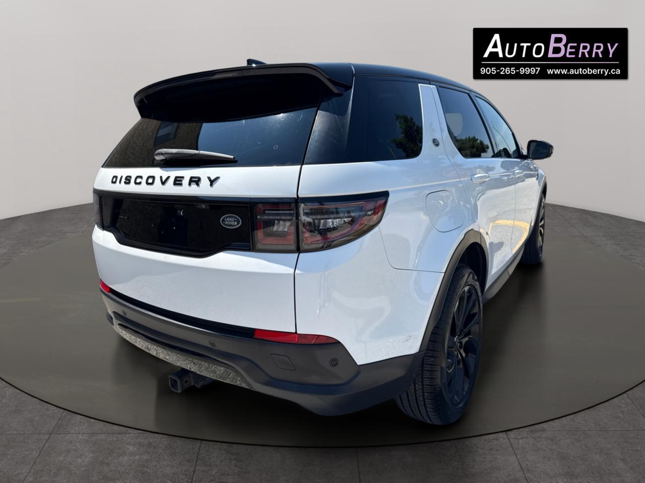 2020 Land Rover Discovery Sport SE Photo