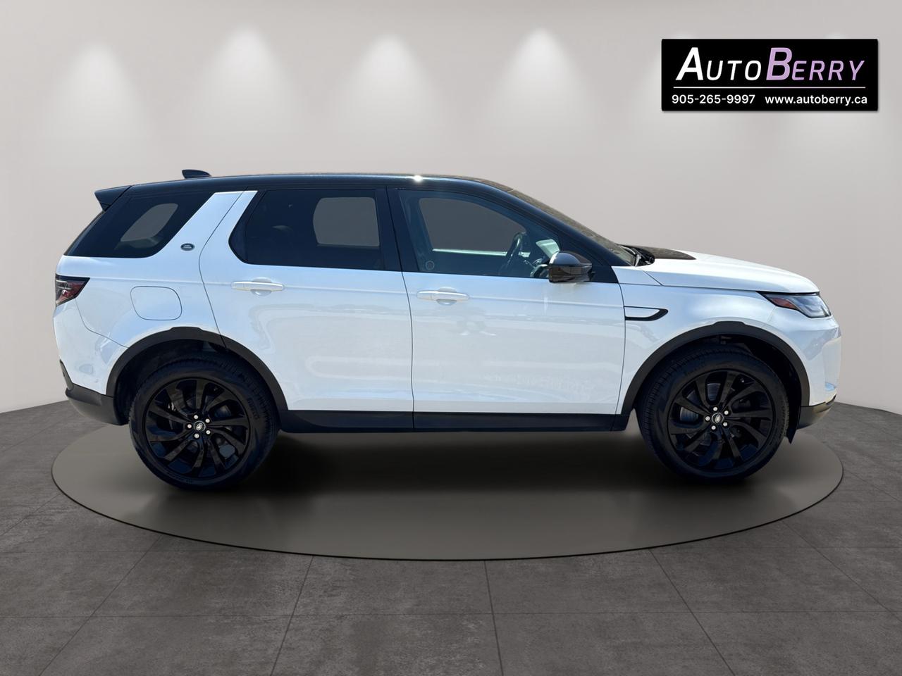 2020 Land Rover Discovery Sport SE Photo