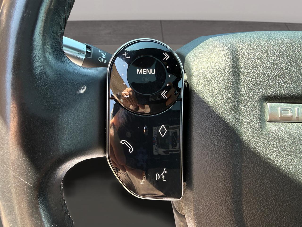 2020 Land Rover Discovery Sport SE Photo