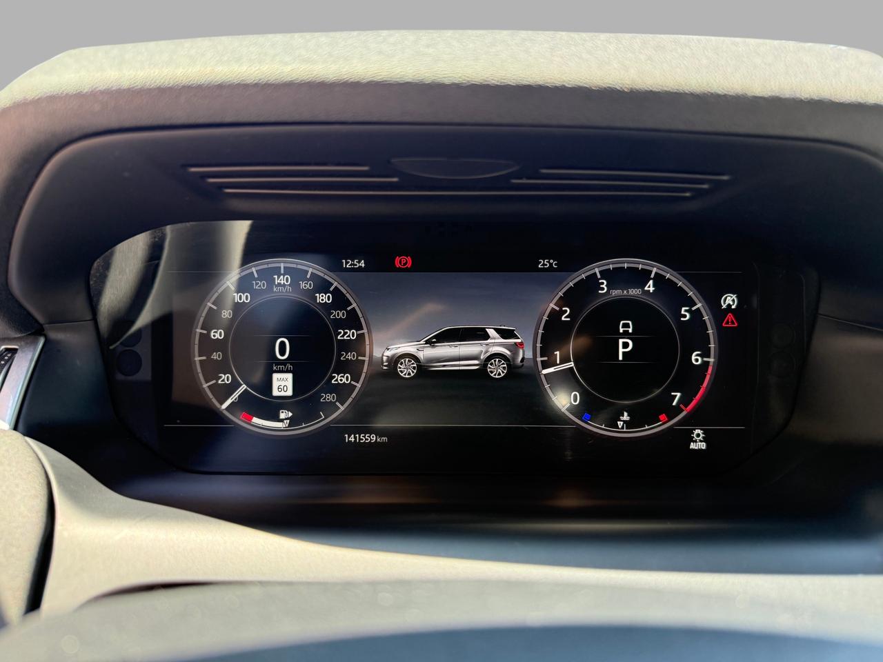 2020 Land Rover Discovery Sport SE Photo