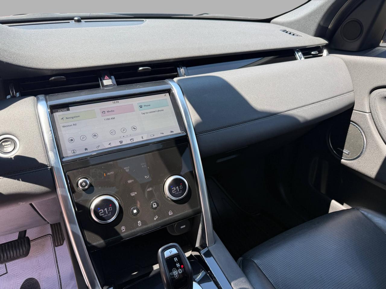 2020 Land Rover Discovery Sport SE Photo
