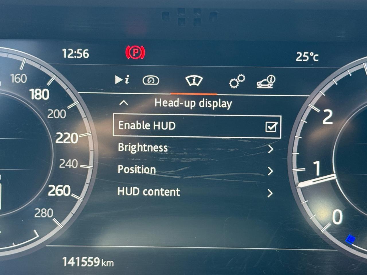 2020 Land Rover Discovery Sport SE Photo