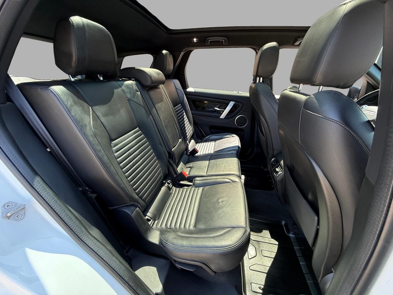 2020 Land Rover Discovery Sport SE Photo