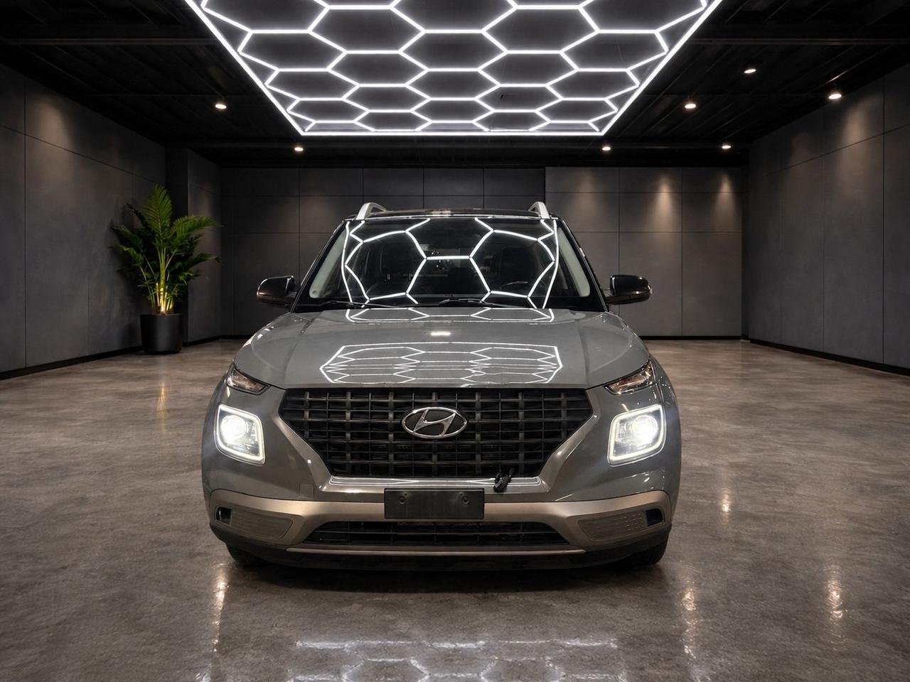 2022 Hyundai Venue Urban IVT w/Black Interior Photo