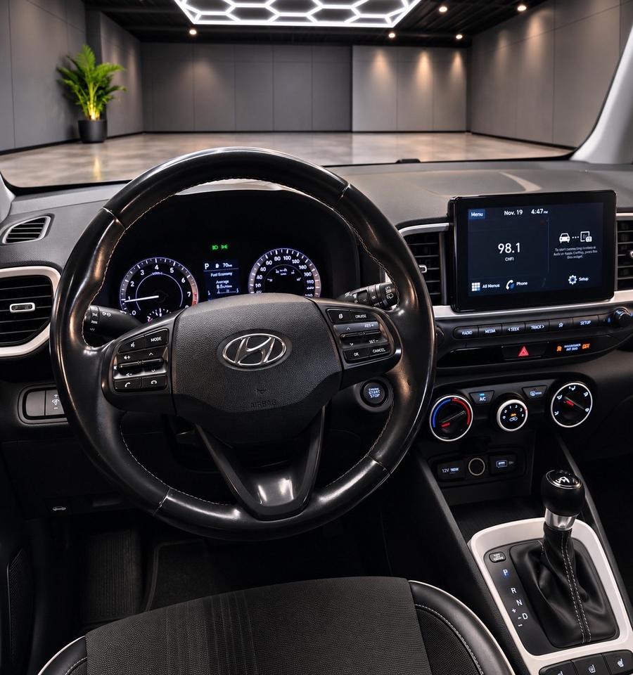 2022 Hyundai Venue Urban IVT w/Black Interior Photo
