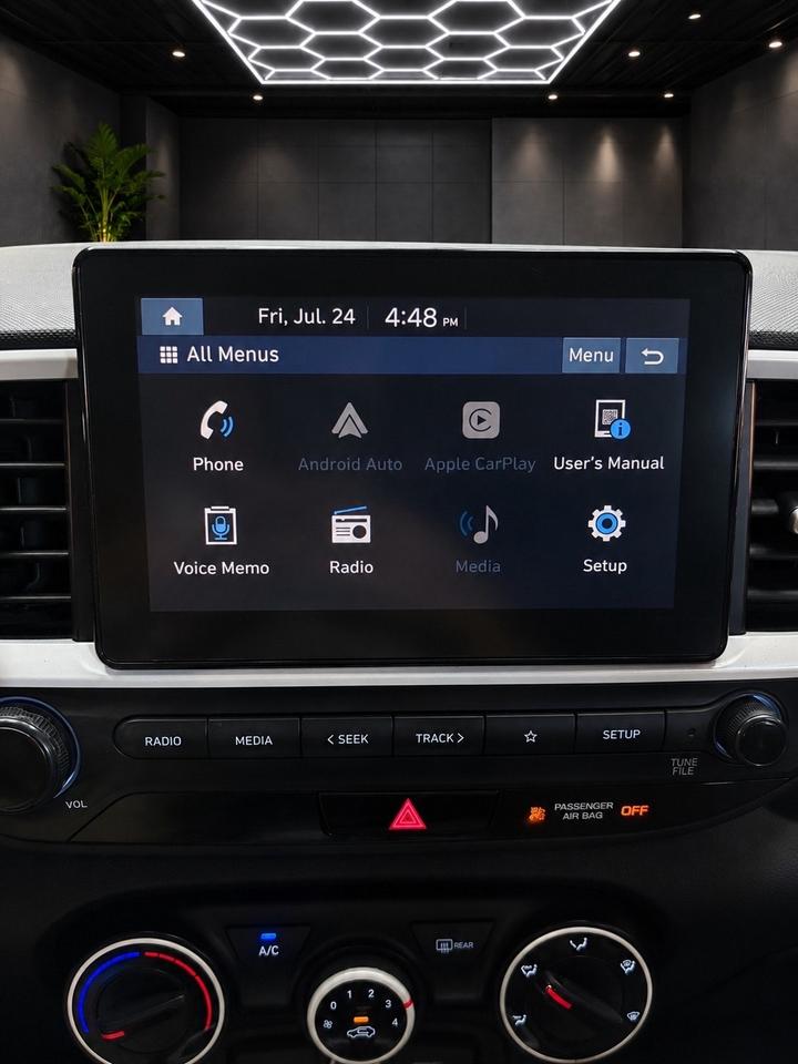 2022 Hyundai Venue Urban IVT w/Black Interior Photo