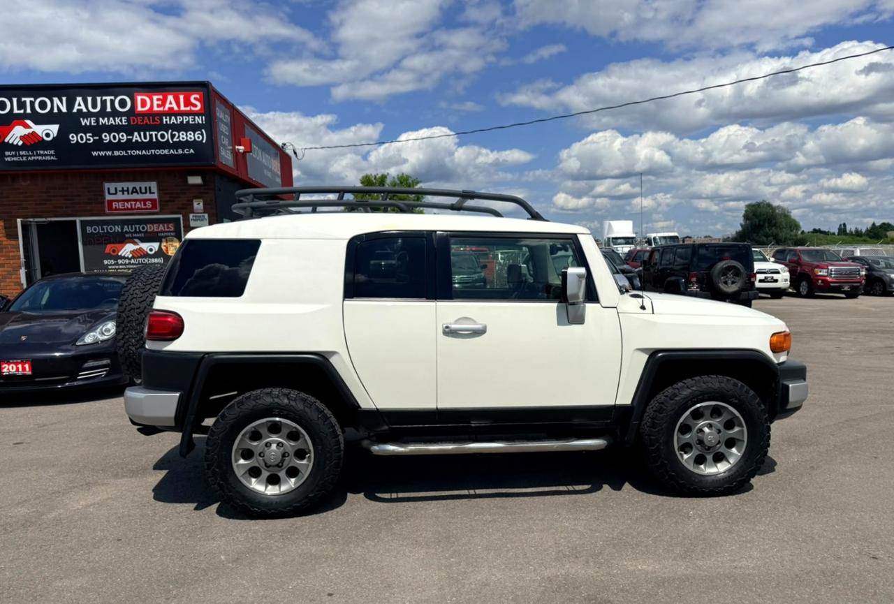 2013 Toyota FJ Cruiser 4WD 4dr Photo2