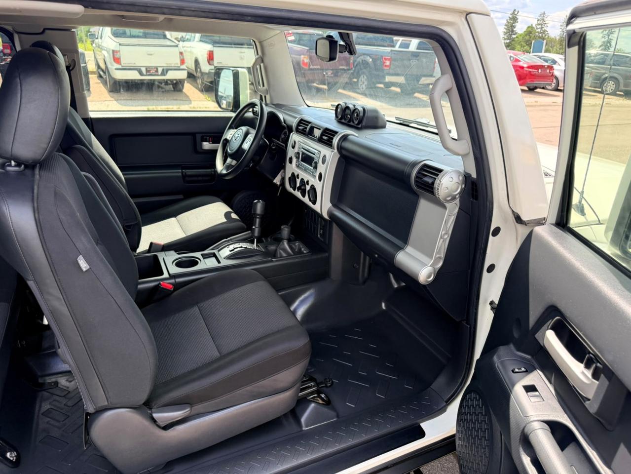 2013 Toyota FJ Cruiser 4WD 4dr Photo