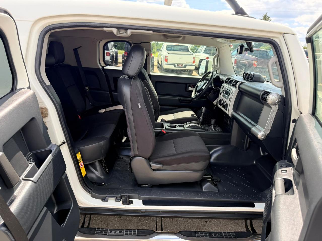 2013 Toyota FJ Cruiser 4WD 4dr Photo