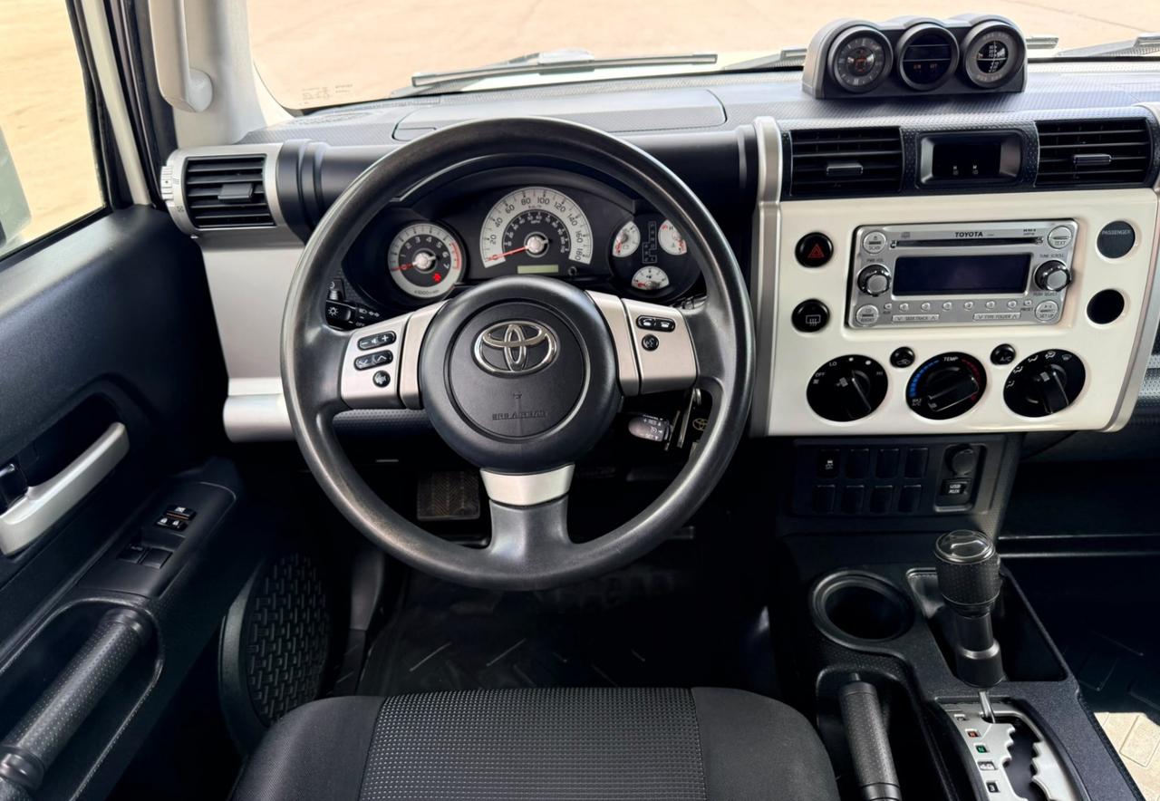 2013 Toyota FJ Cruiser 4WD 4dr Photo