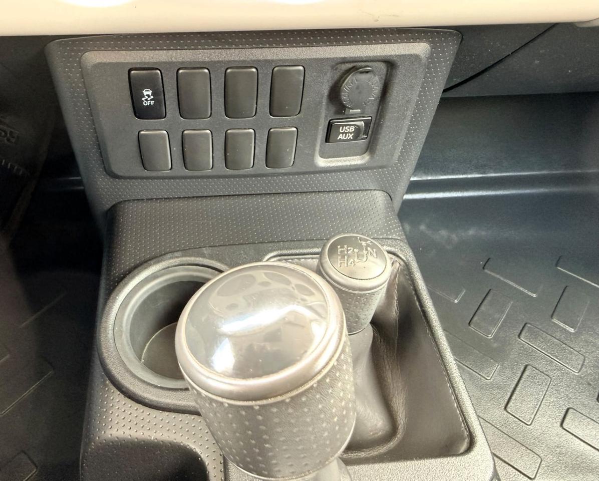2013 Toyota FJ Cruiser 4WD 4dr Photo