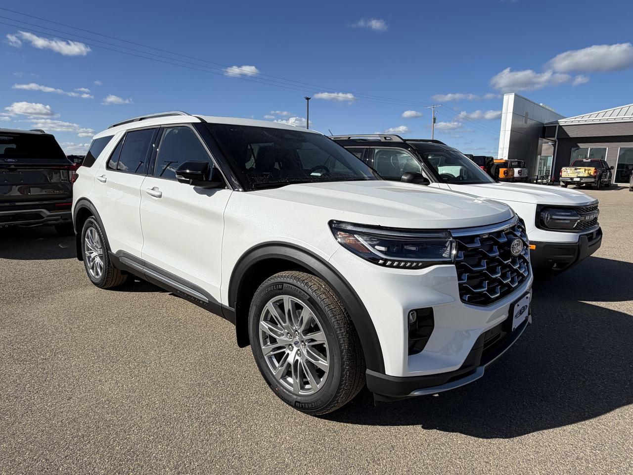2027 Ford Explorer Platinum 2.3L ECOBOOST 600A + Photo0