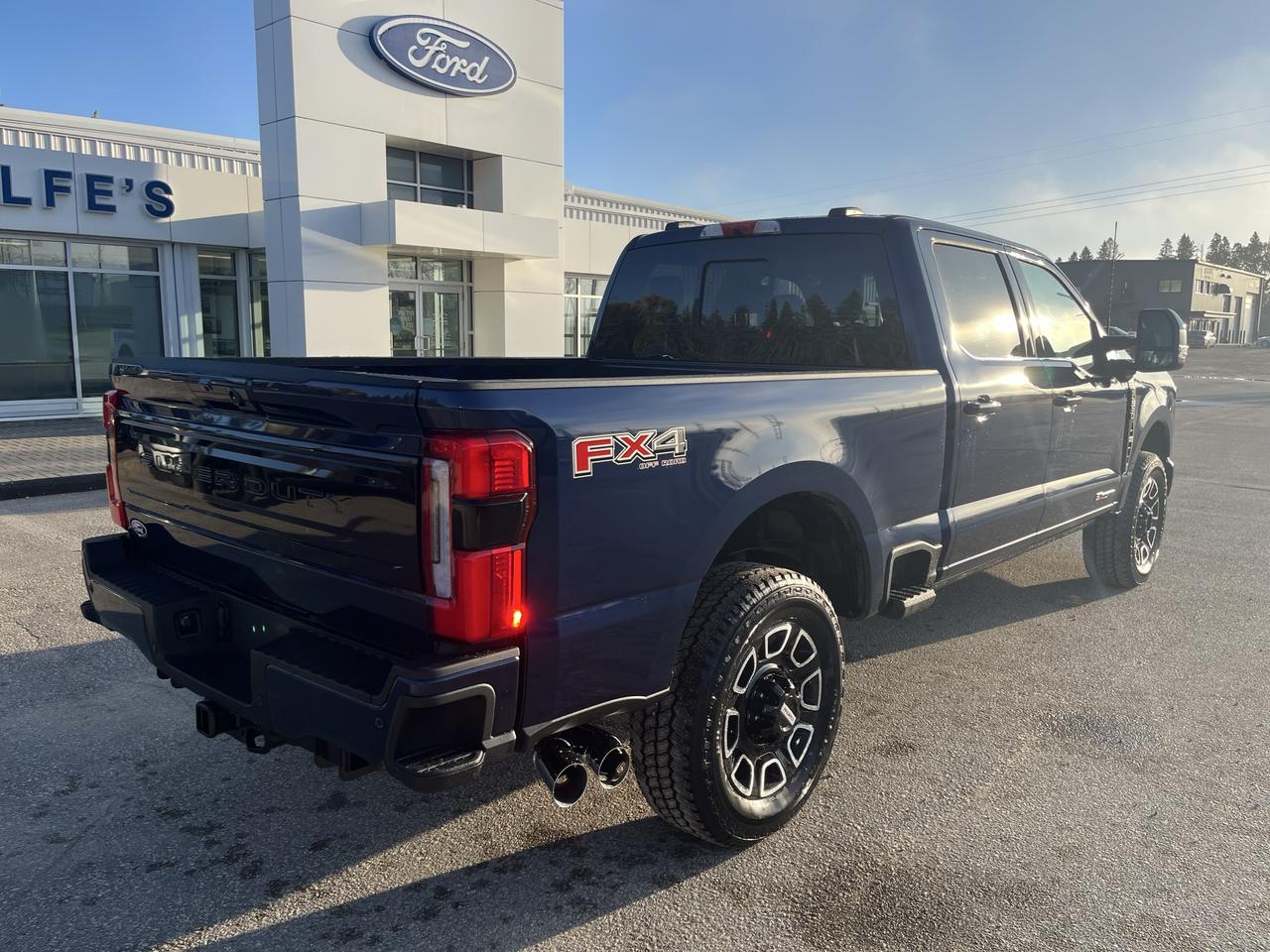 2027 Ford F-250 Super Duty SRW PLATINUM 4WD CREW CAB 6.75' BOX Photo4