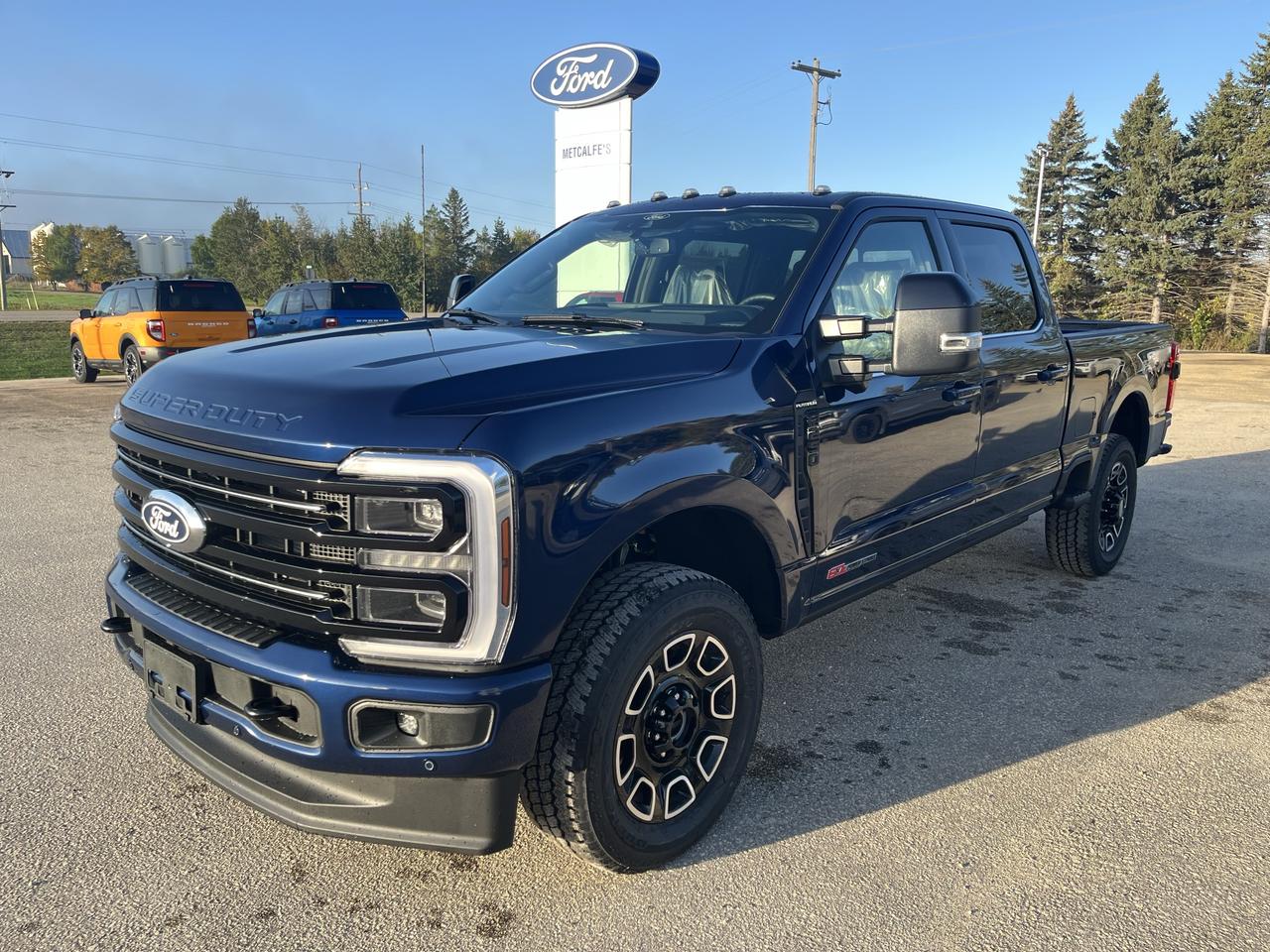 2027 Ford F-250 Super Duty SRW PLATINUM 4WD CREW CAB 6.75' BOX Photo2