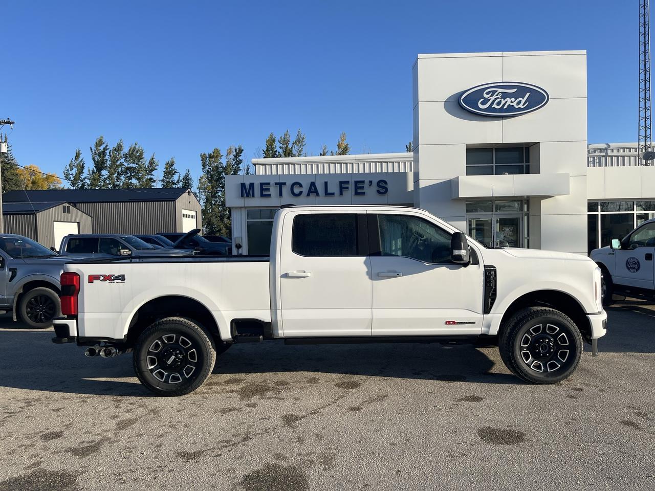 2027 Ford F-350 Super Duty SRW PLATINUM 4WD CREW CAB 6.75' BOX Photo0