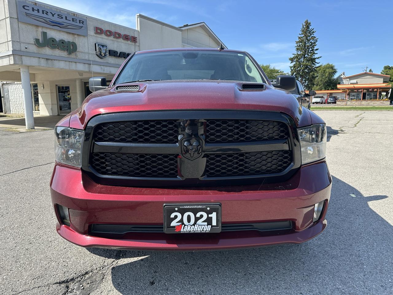 2021 RAM 1500 Classic EXPRESS Photo5