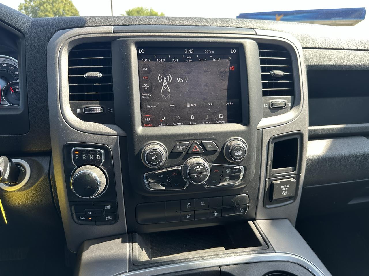 2021 RAM 1500 Classic EXPRESS Photo