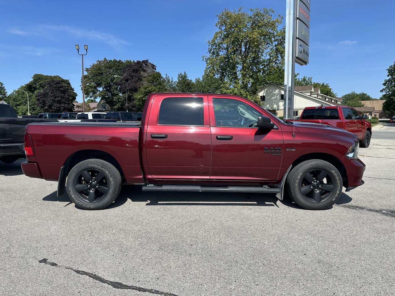 2021 RAM 1500 Classic EXPRESS Photo