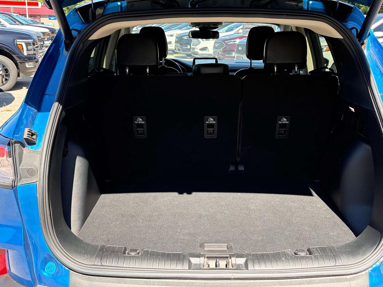 2020 Ford Escape Titanium AWD Photo4