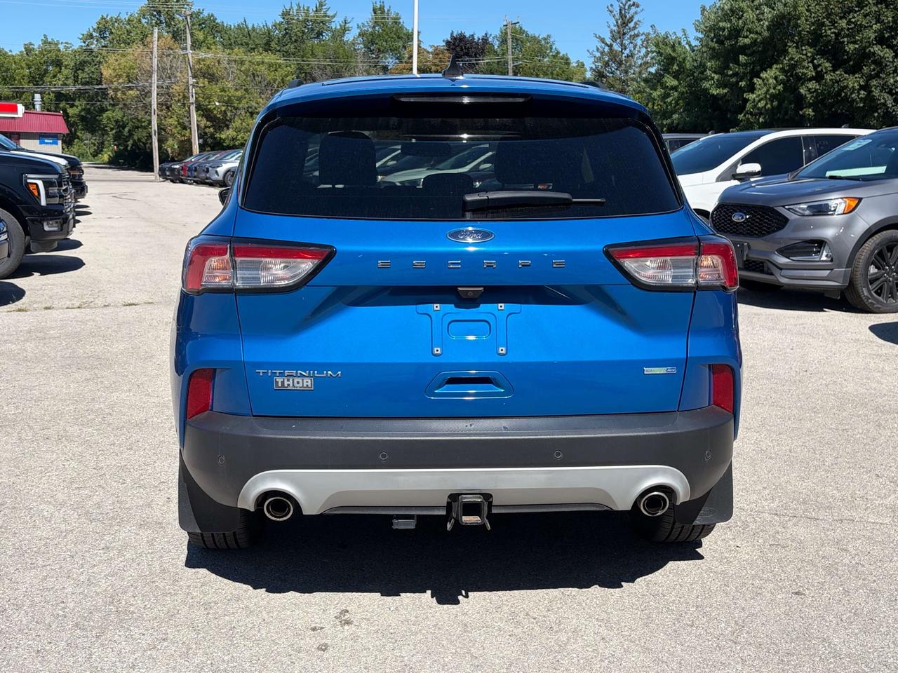 2020 Ford Escape Titanium AWD Photo3