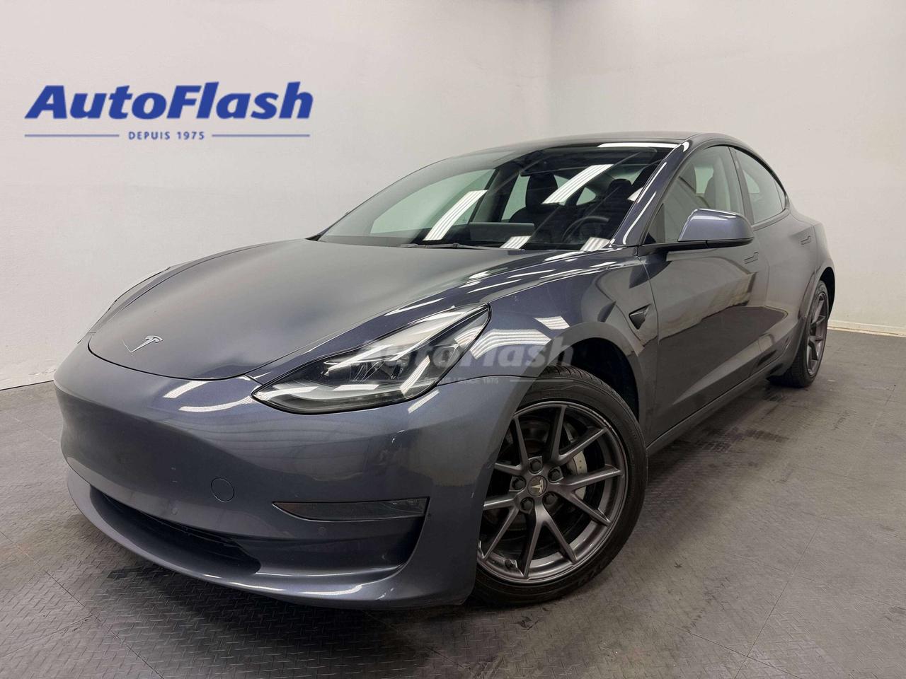 +Avertisseur de d&eacute;rive de la trajectoire / Lane departure warning 
+Bluetooth 
+Cam&eacute;ra de recul / Backup camera 
+Commandes de radio au volant / Steering wheel audio controls 
+Hayon &eacute;lectrique / Electric hatch 
+Si&egrave;ges en cuir / Leather interior 
+R&eacute;gulateur de vitesse  / Cruise control 
+Si&egrave;ges chauffants / Heated seats 
+Syst&egrave;me dassistance stationnement / Park assist system 
+Syst&egrave;me de navigation / Navigation system 
+Surveillance des angles morts / Blind spot monitoring 
+Syst&egrave;me d&eacute;vitement de collision / Collision warning system 
+Toit a vision panoramique / Panoramic sunroof
+Un seul propri&eacute;taire / One owner
+Aucun Accident /  No accidents
+V&eacute;rifi&eacute; par Carfax / Carfax verified
+Protection m&eacute;canique disponible / Mechanical protection available
+Ce v&eacute;hicule a &eacute;t&eacute; achet&eacute; dun particulier / This vehicle was bought from a private seller


Visitez notre page Google pour voir tous les commentaires positifs que nos clients nous laissent.
 
Financement rapide et facile, 1ere, 2e et 3e chances au cr&eacute;dit, approbation en 30 minutes, taux dacceptation tr&egrave;s &eacute;lev&eacute;. 

Essayez notre demande de cr&eacute;dit s&eacute;curis&eacute; en ligne, sans obligation! 

Nous sommes les sp&eacute;cialistes des autos, fourgonnettes, VUS, 4x4, et les camions l&eacute;gers jusqu&agrave; une tonne. 

*Seulement le nettoyage de base du v&eacute;hicule, fait par un sous-traitant, est inclus. Pour un perfectionnement de lesth&eacute;tique int&eacute;rieur/ext&eacute;rieur, dont une d&eacute;contamination de la peinture, des retouches de peinture, faites par nos experts en esth&eacute;tique, une somme de 249$ sera ajout&eacute;e &agrave; votre facture. Aussi disponible, loption dimmatriculer la voiture sur place, qui vous permet d&eacute;pargner du temps et le co&ucirc;t de 25$ du transit temporaire.

*************

Since 1975 AutoFlash has offered the best price-quality and excellent service. 

Visit our Google page to read all the nice things our clients have to say about us.

We have financing for all credit situations. 1st 2nd 3rd chance credit with an excellent approval rate!

Try our secured online credit application any time, with no obligation! 

We specialize in all brands, makes and models. Whether you need a car, truck, SUV or minivan, we can help you.

And if we dont have it, well find it for you!

*Only the basic cleaning of the vehicle, done by a subcontractor, is included in the advertised price. For a complete interior/exterior detailing, done by our esthetic specialists, which includes a complete paint decontamination and paint touch-ups if needed, an amount of 249$ will be added to your invoice. Also available, in-house licensing, which allows you to save the $25 for a temporary Transit.