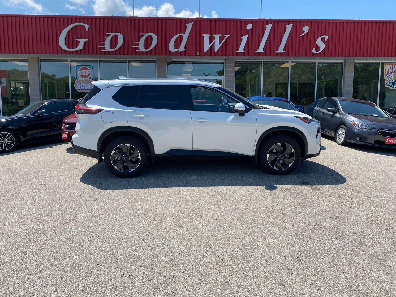 2024 Nissan Rogue SV MOONROOF, REMOTE START, CLEAN CARFAX!
