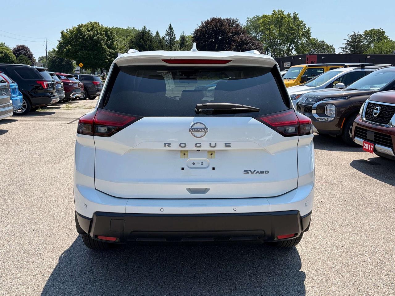 2024 Nissan Rogue SV MOONROOF, REMOTE START, CLEAN CARFAX! - Photo #7