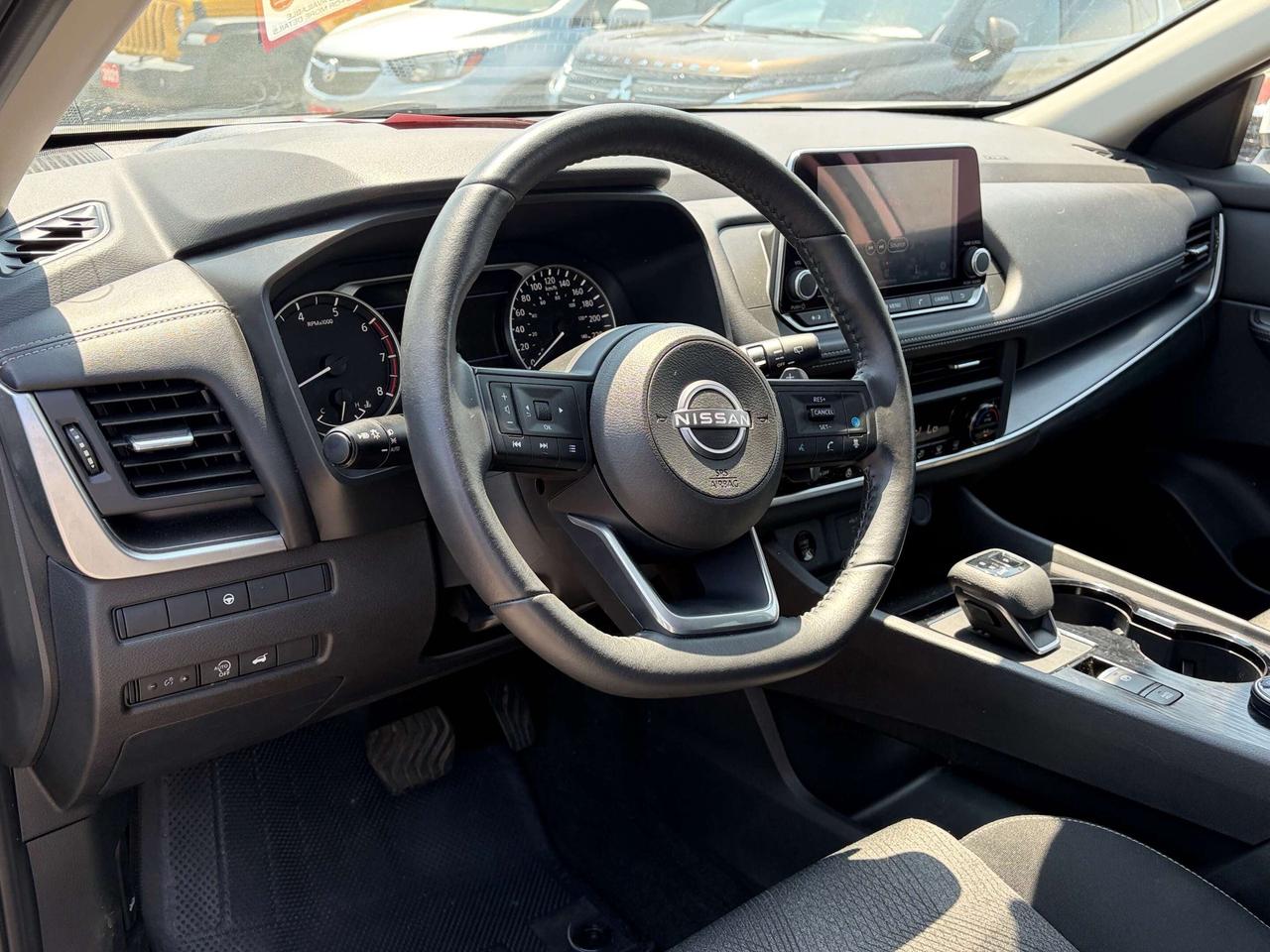 2024 Nissan Rogue SV MOONROOF, REMOTE START, CLEAN CARFAX! Photo