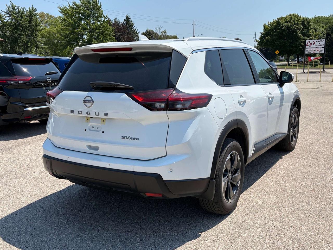 2024 Nissan Rogue SV MOONROOF, REMOTE START, CLEAN CARFAX! - Photo #8