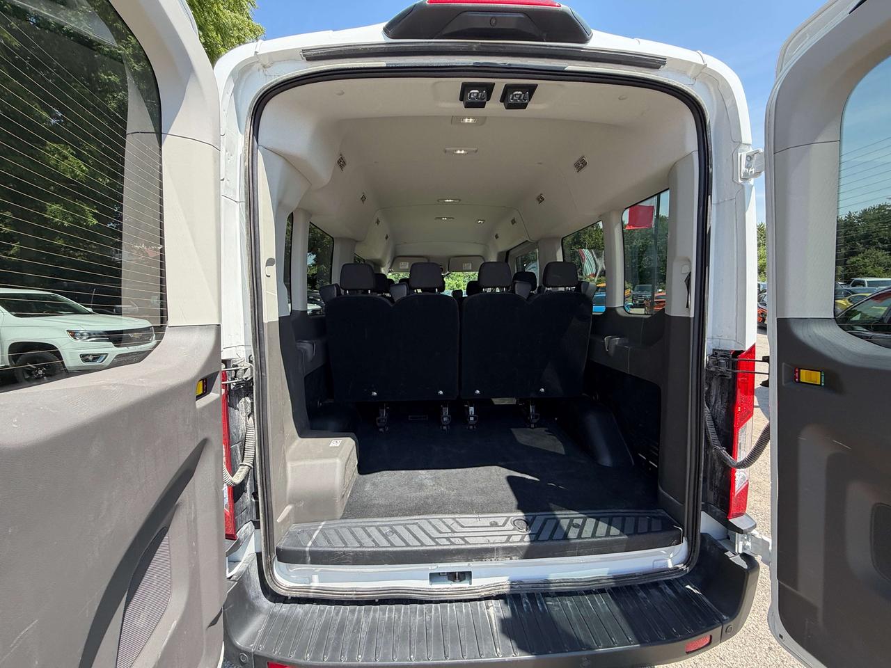 2025 Ford Transit Passenger Wagon XL - Photo #15
