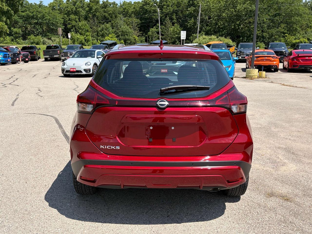 2025 Nissan Kicks SV Photo