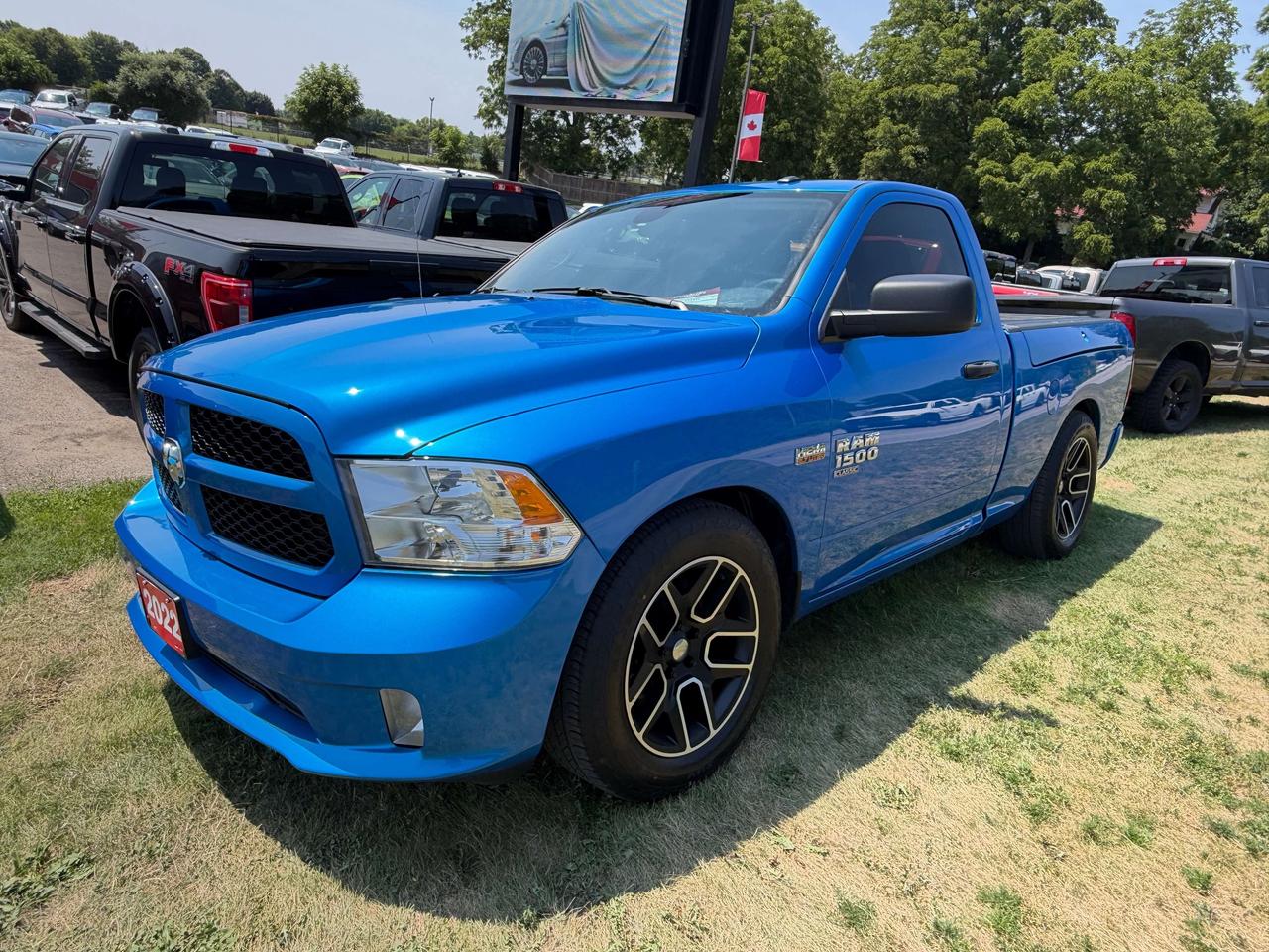 2022 RAM 1500 EXPRESS, 4X4, 3 PASS, BACKUP CAM, NICE MILEAGE - Photo #4