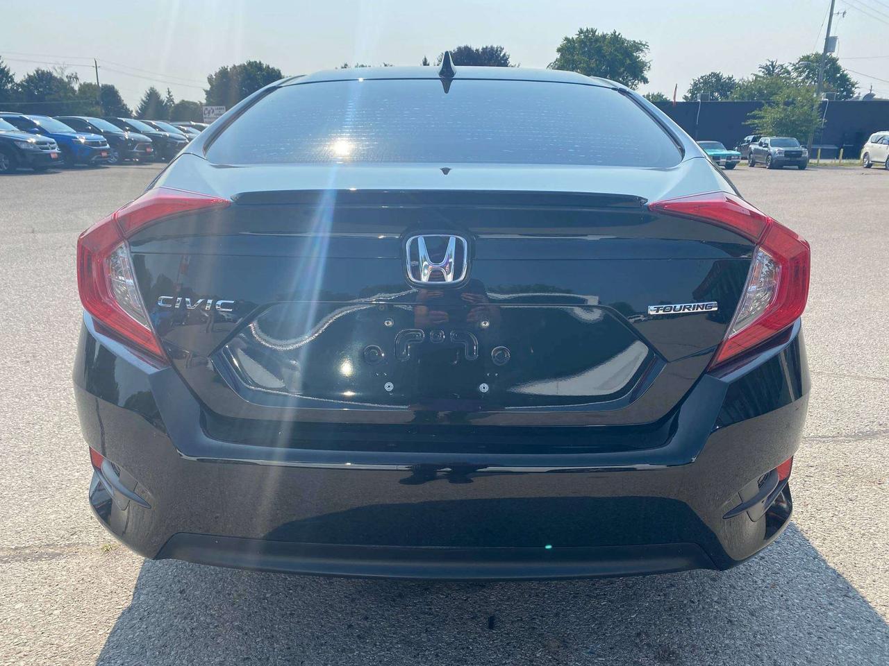 2018 Honda Civic TOURING, CLEAN CARFAX, HEATED LEATHER, LOW KMS! - Photo #8