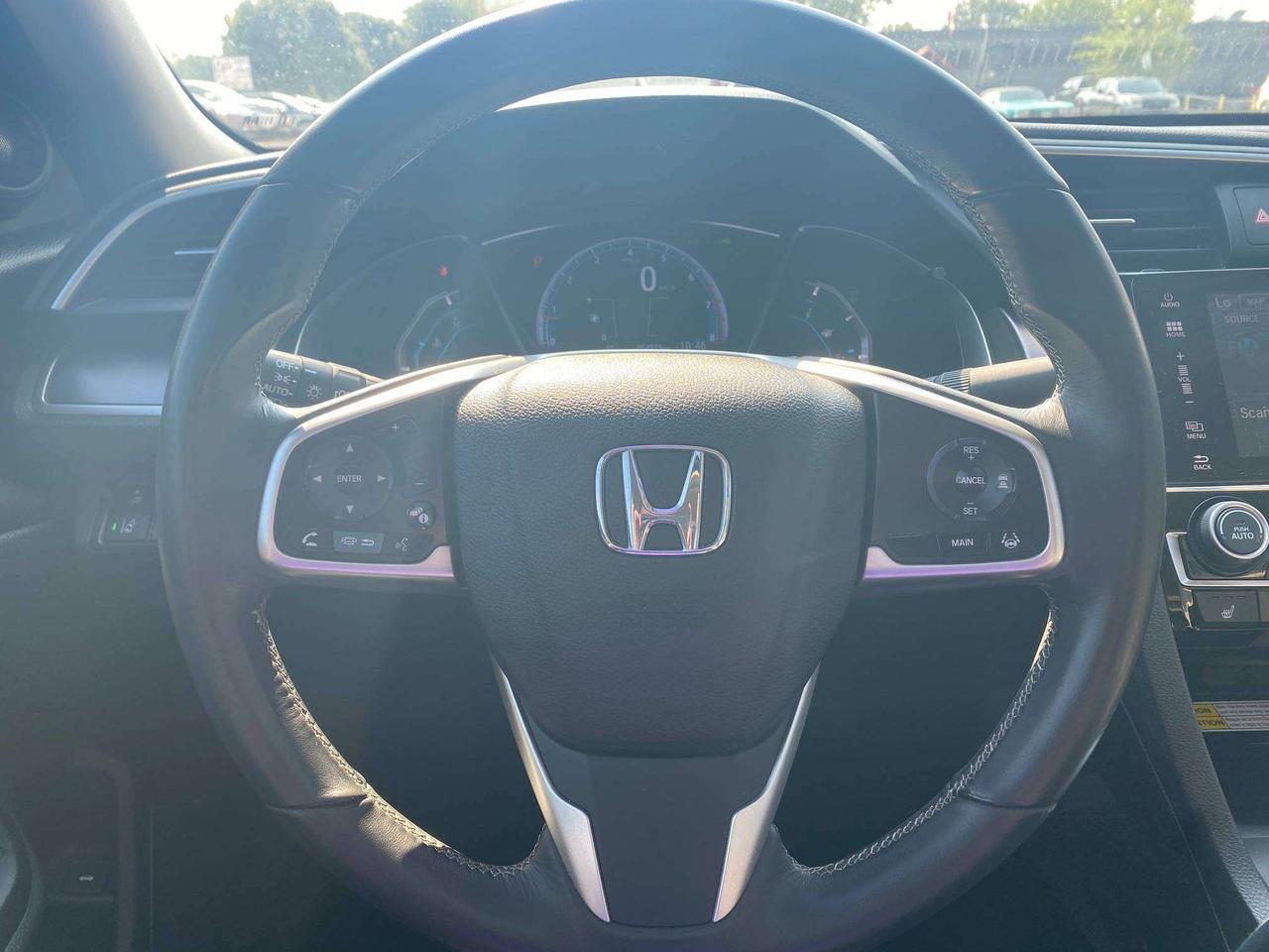 2018 Honda Civic TOURING, CLEAN CARFAX, HEATED LEATHER, LOW KMS! Photo