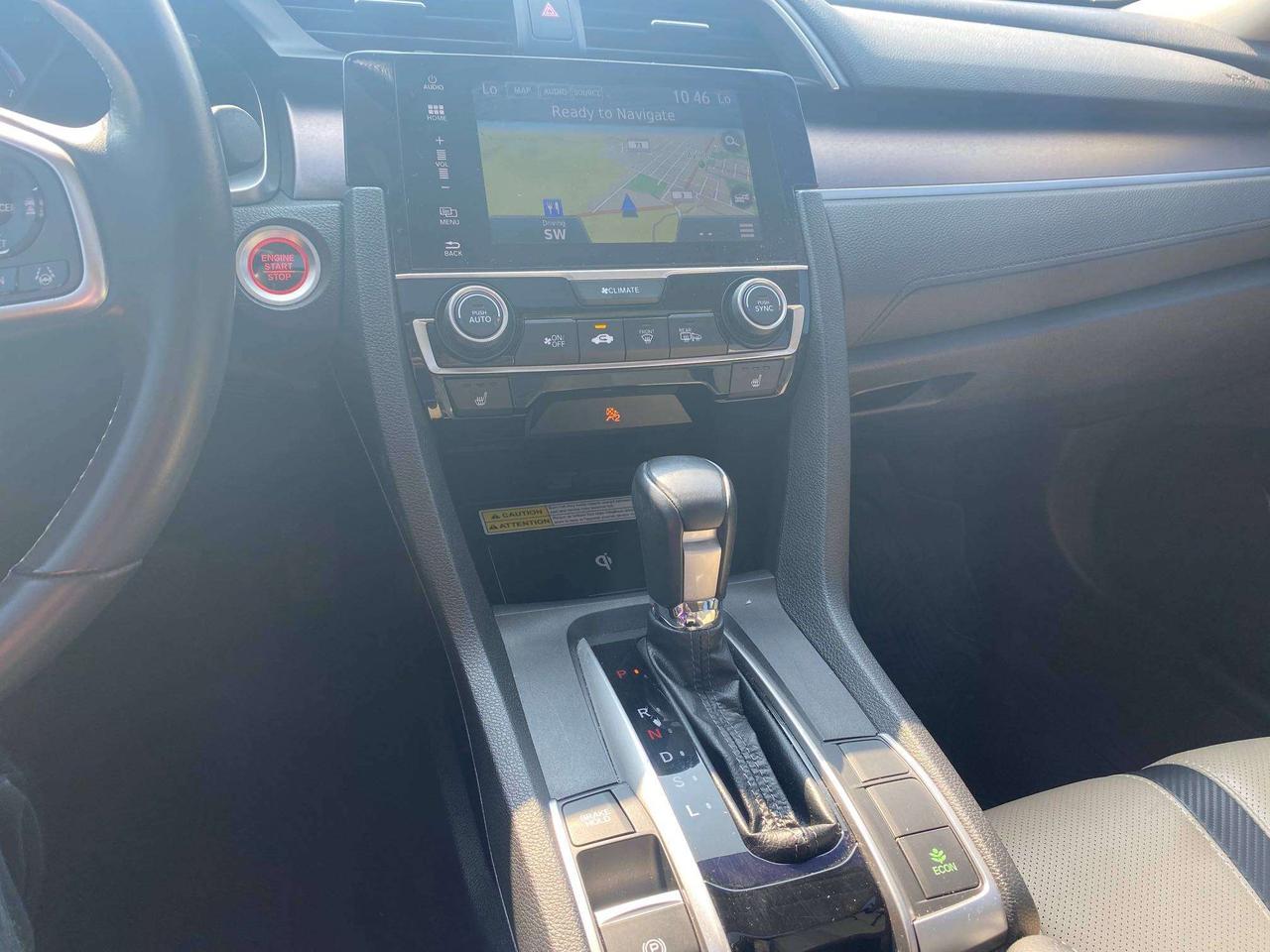 2018 Honda Civic TOURING, CLEAN CARFAX, HEATED LEATHER, LOW KMS! Photo