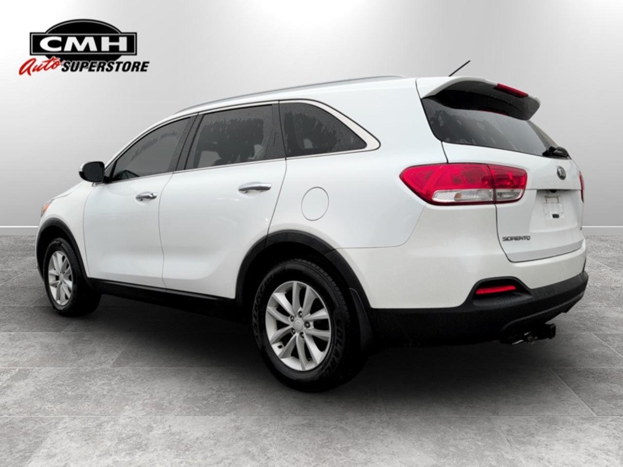 2018 Kia Sorento LX  **GREAT MILEAGE** Photo2