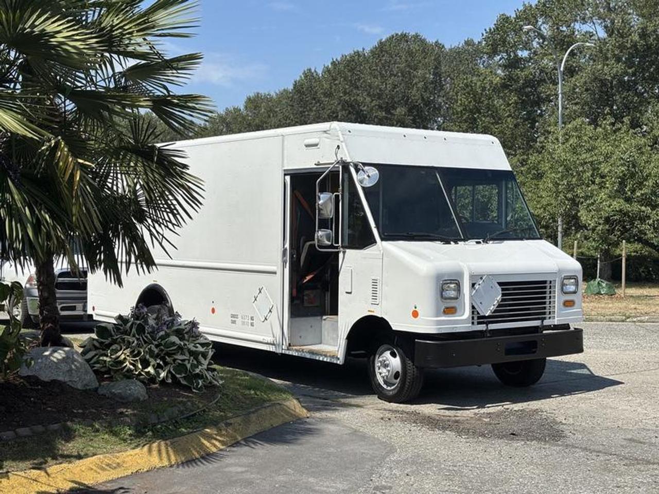 Used 2012 Ford Econoline E450 16-Foot Step Van with Shelving for sale in Burnaby, BC