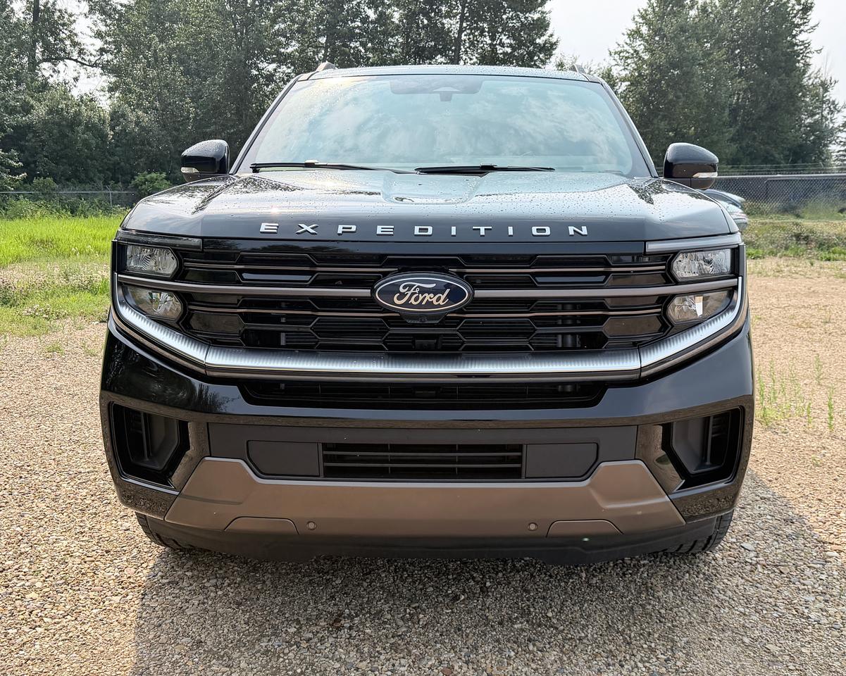 2026 Ford Expedition KING RANCH Photo2