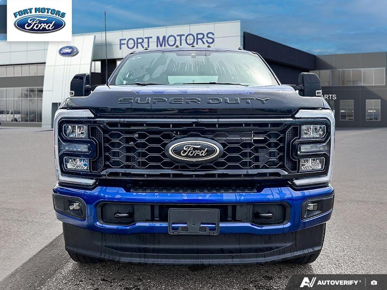 2026 Ford SUPER DUTY F-350 SRW Lariat Photo2