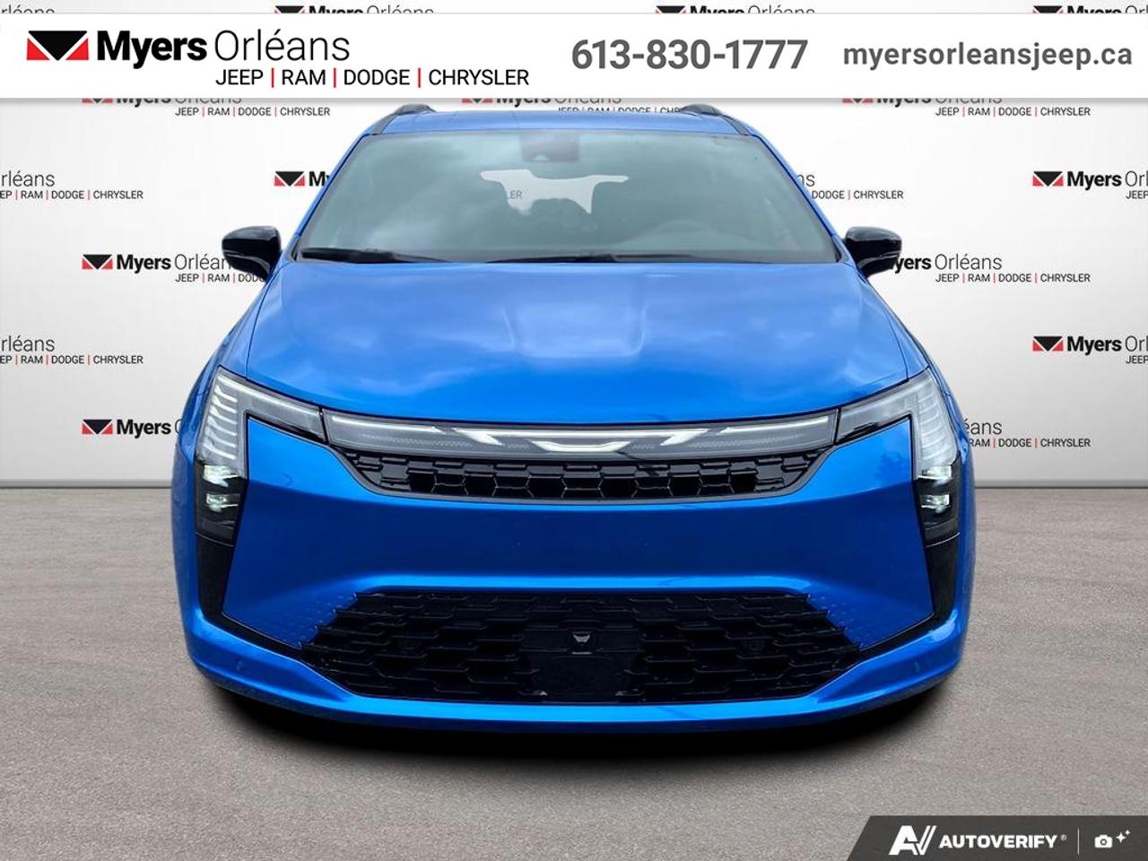 2027 Chrysler Pacifica Select AWD Photo