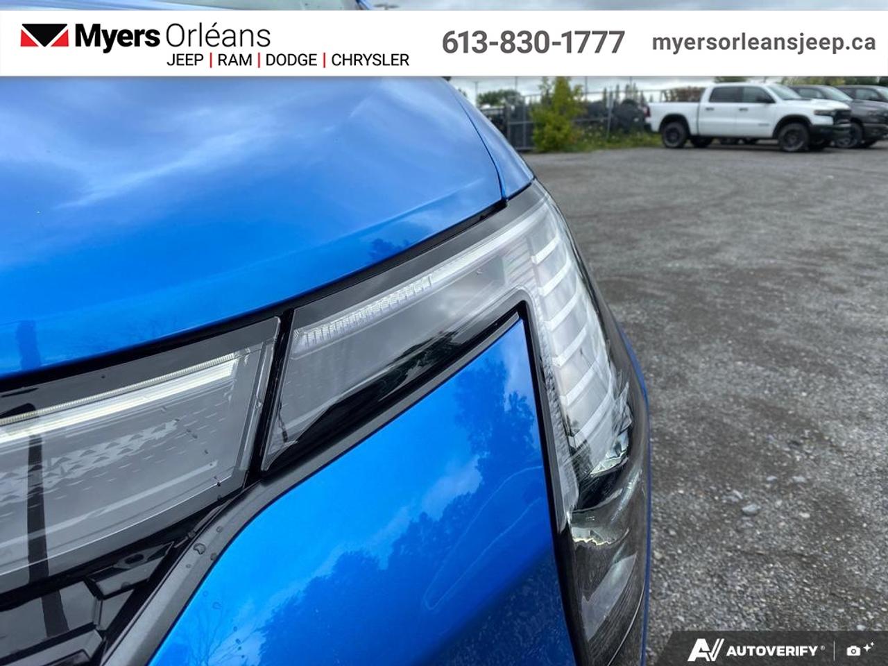 2027 Chrysler Pacifica Select AWD Photo