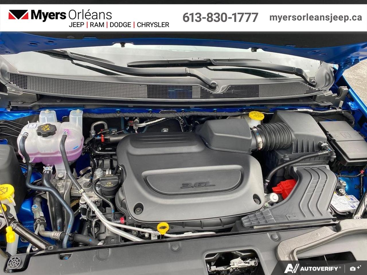 2027 Chrysler Pacifica Select AWD Photo
